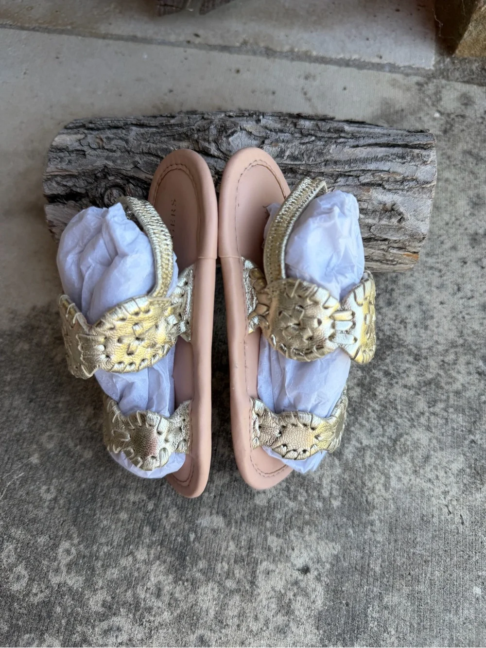 Gold leather baby sandals  NWOB Sz-3-6.   M